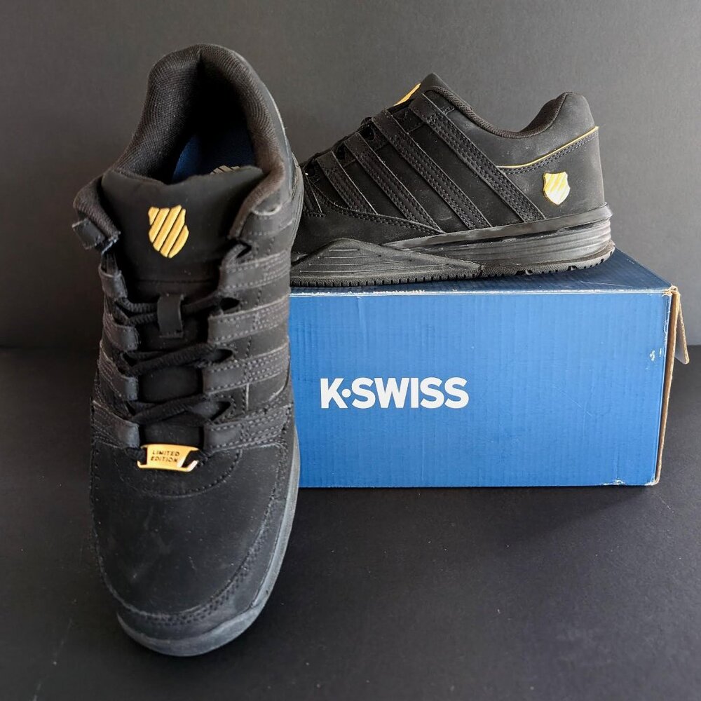 K-SWISS COURT SHOES - MENS SIZE 9